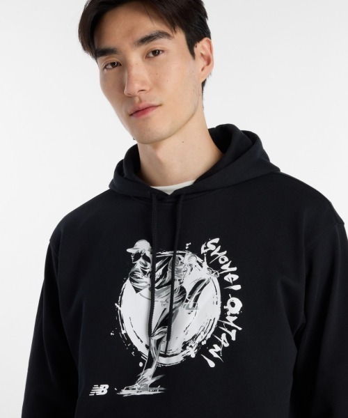 NEW BALANCE(ニューバランス)の「New Balance 大谷翔平 Graphic Hoodie(ニューバランス 大谷翔平 グラフィックフーディー)(パーカー・メンズ・ネイビー系/ブラック・X-LARGE/LARGE/MEDIUM)」の5枚目の写真