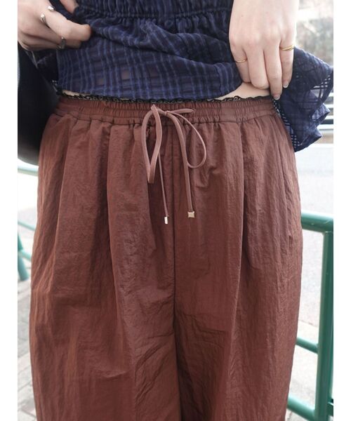 LAGUNAMOON（ラグナムーン）の「ウエストレースリラックスパンツ セットアップ（その他パンツ・レディース・アイボリー/ブラウン・SMALL/MEDIUM）」の21枚目の写真