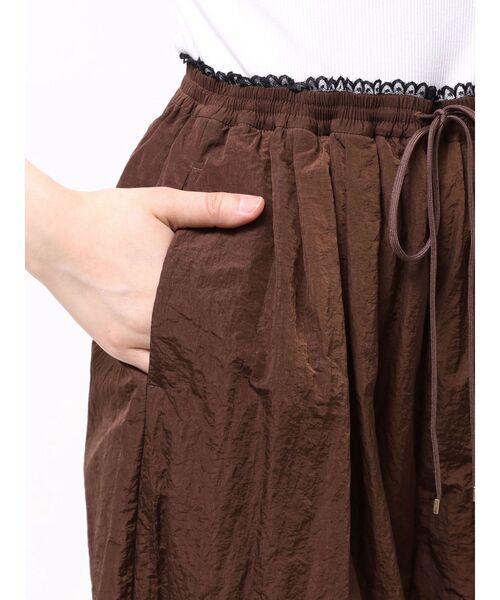 LAGUNAMOON(ラグナムーン)の「ウエストレースリラックスパンツ 【夏服】 【セットアップ対応】(その他パンツ・レディース・アイボリー/ブラウン・SMALL/MEDIUM)」の14枚目の写真