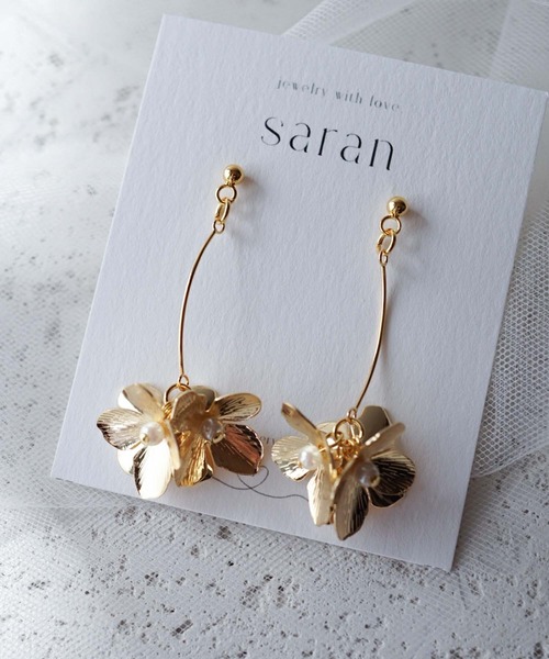 CERCA(チェルカ)の「saran jewelry/フラワーモチーフ ピアス /金属アレルギー対応(ピアス(両耳用)・レディース・シルバー/ゴールド・FREE)」の2枚目の写真