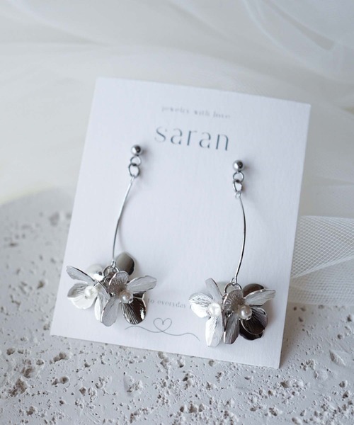 CERCA(チェルカ)の「saran jewelry/フラワーモチーフ ピアス /金属アレルギー対応(ピアス(両耳用)・レディース・シルバー/ゴールド・FREE)」の5枚目の写真