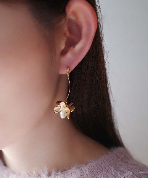 CERCA(チェルカ)の「saran jewelry/フラワーモチーフ ピアス /金属アレルギー対応(ピアス(両耳用)・レディース・シルバー/ゴールド・FREE)」の7枚目の写真