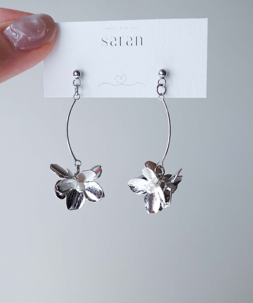 CERCA(チェルカ)の「saran jewelry/フラワーモチーフ ピアス /金属アレルギー対応(ピアス(両耳用)・レディース・シルバー/ゴールド・FREE)」の10枚目の写真
