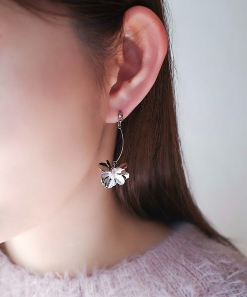 CERCA(チェルカ)の「saran jewelry/フラワーモチーフ ピアス /金属アレルギー対応(ピアス(両耳用)・レディース・シルバー/ゴールド・FREE)」の13枚目の写真