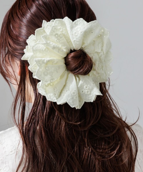 flower(フラワー)の「ガーデンレースシュシュ(シュシュ・レディース・ブルー/グリーン/アイボリー・FREE)」の6枚目の写真