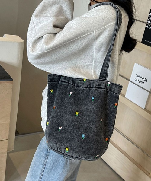 by LEGNA(バイレグナ)の「ヴィンテージデニムトートバッグ(トートバッグ・レディース・ライトブルー/ブラック/ダークブルー・FREE)」の6枚目の写真