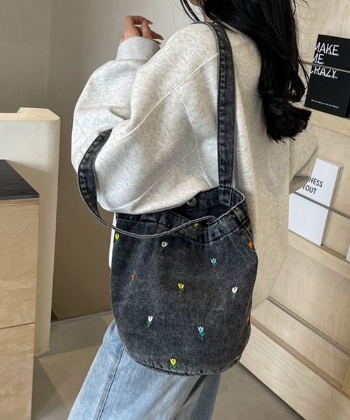 by LEGNA(バイレグナ)の「ヴィンテージデニムトートバッグ(トートバッグ・レディース・ライトブルー/ブラック/ダークブルー・FREE)」の7枚目の写真