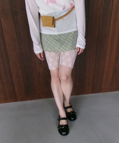 SANSeLF(サンセルフ)の「【SANSeLF】ウエストフリルレースショートパンツ saw26s054(その他パンツ・レディース・オフホワイト/ブラック・FREE)」の2枚目の写真
