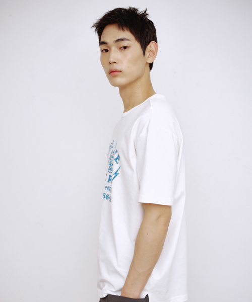 KALAPATTHAR（カラパタール）の「KP SLOGAN TIGER GRAPHIC SHORT-SLEEVED T-SHIRT - WHITE（Tシャツ/カットソー・メンズ・その他・MEDIUM/LARGE/X-LARGE）」の3枚目の写真
