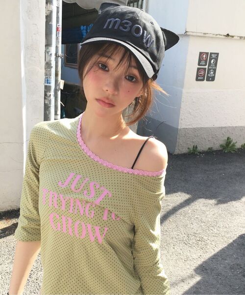 ITZAVIBE(イッザバイブ)の「DOT LACE LETTERING T SHIRT - KHAKI(Tシャツ/カットソー・レディース・その他・FREE)」の8枚目の写真