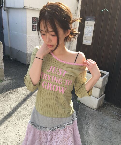 ITZAVIBE(イッザバイブ)の「DOT LACE LETTERING T SHIRT - KHAKI(Tシャツ/カットソー・レディース・その他・FREE)」の11枚目の写真