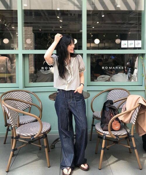 FRIVER07（フリバー07）の「Ruffle shirring crop blouse [FRSP06BL06]_Beige（シャツ/ブラウス・レディース・ベージュ・FREE）」の2枚目の写真