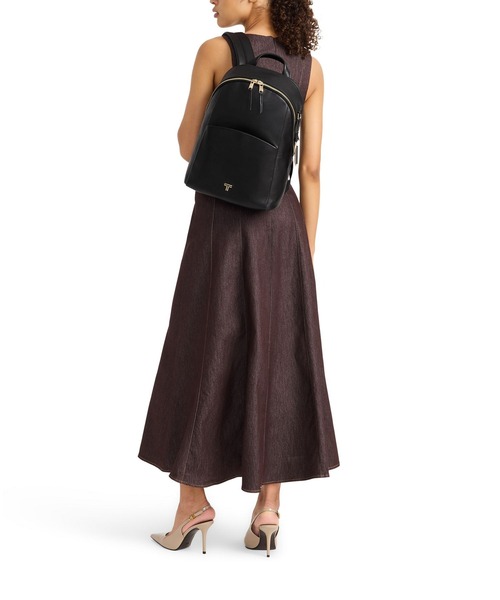 TUMI(トゥミ)の「VOYAGEUR 「ライナ」ミディアム・バックパック(A4/PC13インチまで対応)(バックパック/リュック・レディース・ブラック・FREE)」の2枚目の写真