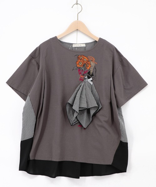iS ScoLar(イズスカラー)の「562209:ストライプ×シフォン×天竺 異素材刺繍Tシャツ(Tシャツ/カットソー・レディース・チャコールグレー/オフホワイト/パープル・M)」の3枚目の写真