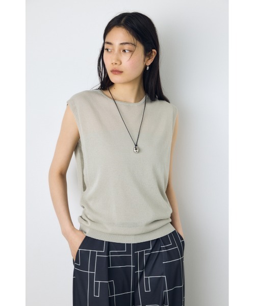 AZUL by moussy(アズールバイマウジー)の「【カップ付き/パッド付き】2点セットノースリーブトップス サマーニット 夏服 春服 秋服 ベアトップス ビスチェ(ニット/セーター・レディース・ライトグレー/レッド/ライトブラック/ベージュ・FREE)」の2枚目の写真