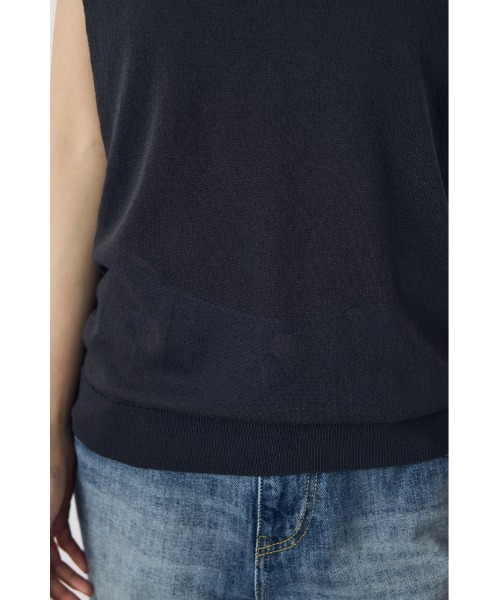 AZUL by moussy(アズールバイマウジー)の「【カップ付き/パッド付き】2点セットノースリーブトップス サマーニット 夏服 春服 秋服 ベアトップス ビスチェ(ニット/セーター・レディース・ライトグレー/レッド/ライトブラック/ベージュ・FREE)」の8枚目の写真