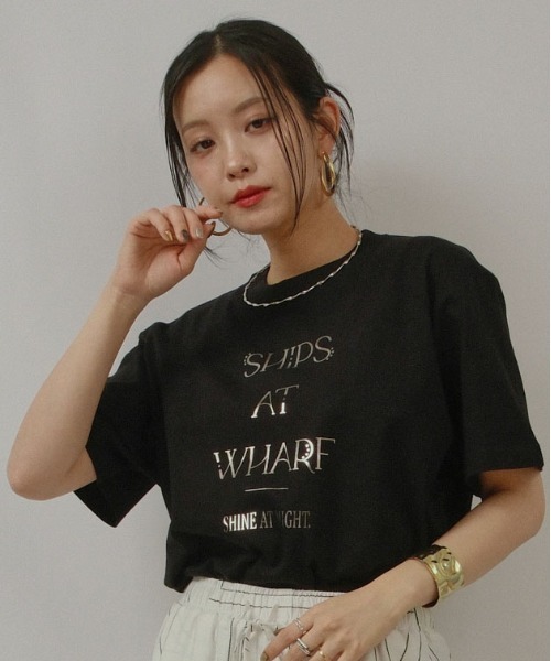 palm RICHE(ポームリシュ)の「箔ロゴプリントT(Tシャツ/カットソー・レディース・ブラック/ライトイエロー/オフホワイト・M)」の3枚目の写真