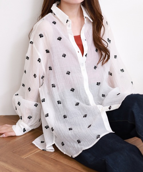 atONE(アットワン)の「揚柳刺繍BIGシャツ 長袖(シャツ/ブラウス・レディース・ブラック×ホワイト/ブルー系その他7/ホワイト×ブラック・F)」の6枚目の写真