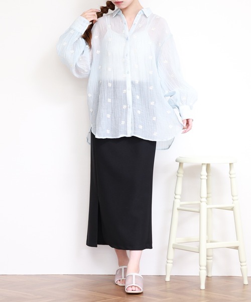 atONE(アットワン)の「揚柳刺繍BIGシャツ 長袖(シャツ/ブラウス・レディース・ブラック×ホワイト/ブルー系その他7/ホワイト×ブラック・F)」の12枚目の写真