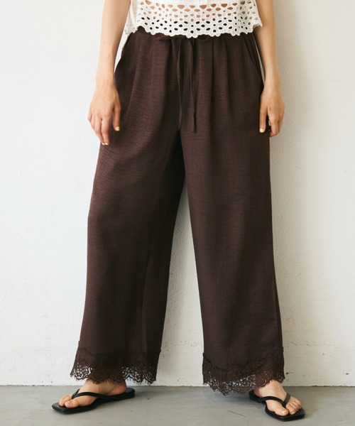Trish(トリッシュ)の「麻調レースヘムパンツ(その他パンツ・レディース・ブラウン/アイボリー・SMALL/MEDIUM)」の2枚目の写真