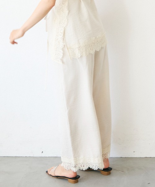 Trish(トリッシュ)の「麻調レースヘムパンツ(その他パンツ・レディース・ブラウン/アイボリー・SMALL/MEDIUM)」の7枚目の写真