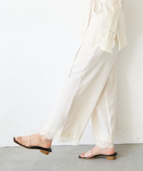Trish(トリッシュ)の「麻調レースヘムパンツ(その他パンツ・レディース・ブラウン/アイボリー・SMALL/MEDIUM)」の6枚目の写真