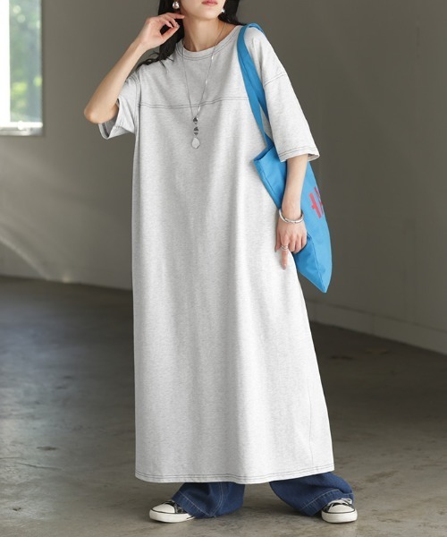 HUG.U(ハグユー)の「後ろ刺繍ロゴ ステッチTシャツワンピース(ワンピース・レディース・ダークグレー/グレイッシュブルー/ブラック/ライトグレー/レッド・FREE)」の3枚目の写真