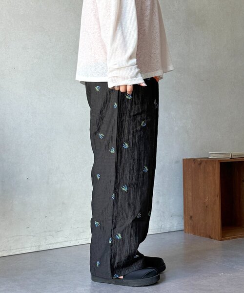 CPCM(シーピーシーエム)の「シアー花柄刺繍パンツ(その他パンツ・レディース・ブラック/アイボリー・FREE)」の4枚目の写真