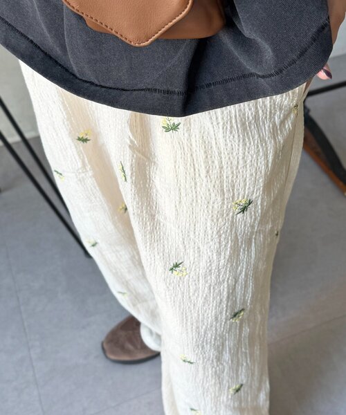 CPCM(シーピーシーエム)の「シアー花柄刺繍パンツ(その他パンツ・レディース・ブラック/アイボリー・FREE)」の15枚目の写真