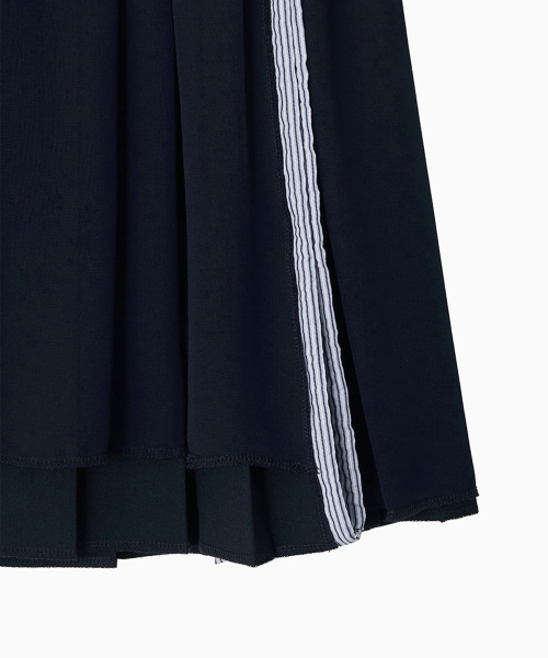OHESHIO（オヘシオ）の「DRAWSTRING SHIRRING SKIRT, NAVY（スカート・レディース・その他・FREE）」の11枚目の写真