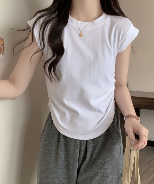 2ly2(トゥーリートゥー)の「サイドギャザーデザインフレンチスリーブトップス レディース カットソー(Tシャツ/カットソー・レディース・ダークグレー/キャメル/ホワイト/ブラック・FREE)」の2枚目の写真