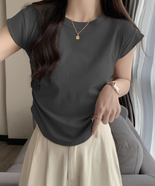 2ly2(トゥーリートゥー)の「サイドギャザーデザインフレンチスリーブトップス レディース カットソー(Tシャツ/カットソー・レディース・ダークグレー/キャメル/ホワイト/ブラック・FREE)」の14枚目の写真