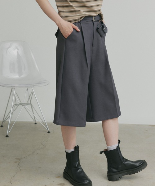 ad thie(アドティエ)の「ベルト ミニ ポーチ付き タックバミューダパンツ(その他パンツ・レディース・ブラック/ライトブラウン/アイボリー/グレー・FREE)」の10枚目の写真
