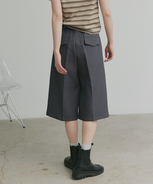 ad thie(アドティエ)の「ベルト ミニ ポーチ付き タックバミューダパンツ(その他パンツ・レディース・ブラック/ライトブラウン/アイボリー/グレー・FREE)」の11枚目の写真