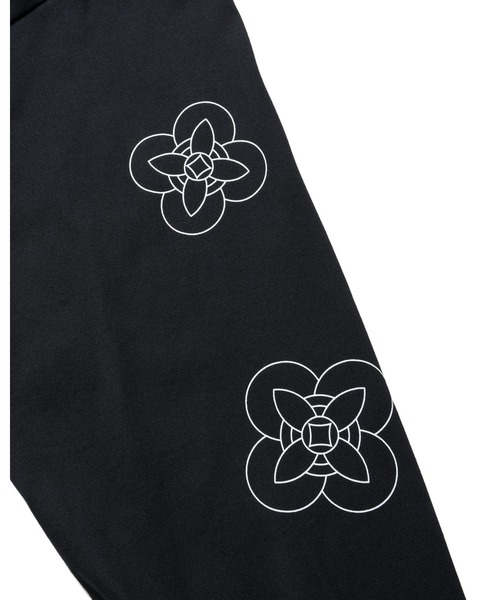 F.C.Real Bristol(エフシーレアルブリストル)の「56STARS L/S TEE(Tシャツ/カットソー・メンズ・ホワイト/ピンク/ブラック・SMALL/MEDIUM/XX-LARGE/X-LARGE/LARGE)」の7枚目の写真