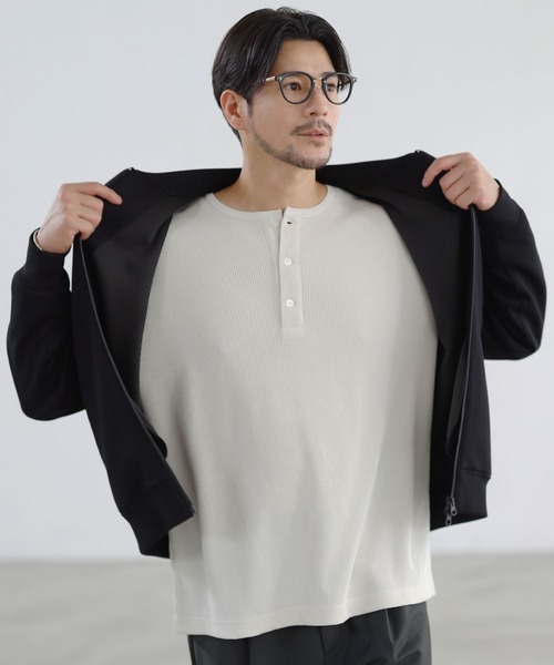 SPU(スプ)の「【吸水速乾、UVカット、形態安定、通気性、抗ピリング】機能性エアドライワッフルヘンリーネック長袖カットソー(Tシャツ/カットソー・メンズ・オフホワイト/ブラック/グレー・S/M/L/XL)」の6枚目の写真
