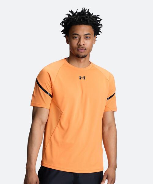 UNDER ARMOUR(アンダーアーマー)の「UAアーマードライ ショートスリーブ Tシャツ(トレーニング/メンズ)(Tシャツ/カットソー・メンズ・オレンジ系・L/2XL/M/XL/S)」の1枚目の写真