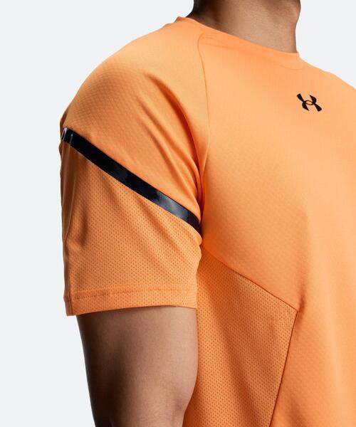 UNDER ARMOUR(アンダーアーマー)の「UAアーマードライ ショートスリーブ Tシャツ(トレーニング/メンズ)(Tシャツ/カットソー・メンズ・オレンジ系・L/2XL/M/XL/S)」の5枚目の写真