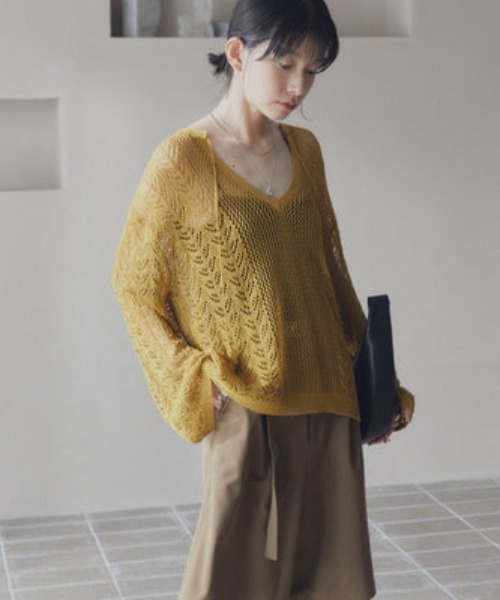 Doux archives(ドゥアルシーヴ)の「透かし編みキーネックニットプルオーバー(ニット/セーター・レディース・ブルー/ベージュ/イエロー・FREE)」の13枚目の写真