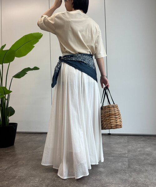 Jena espace merveilleux(ジェナ エスパスメルヴェイユ)の「ビーズ刺繍T(Tシャツ/カットソー・レディース・ブラック/ベージュ/オフホワイト・FREE)」の10枚目の写真
