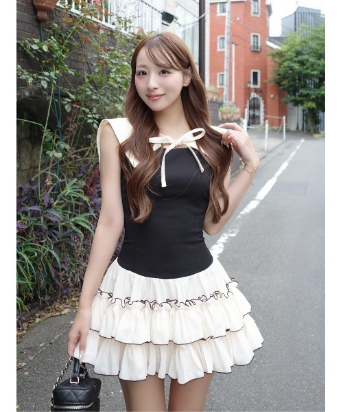 Darich(ダーリッチ)の「セーラーカラーボリュームフリルミニワンピース(ワンピース・レディース・ブラック/グレー/ベージュ・FREE/FL)」の4枚目の写真