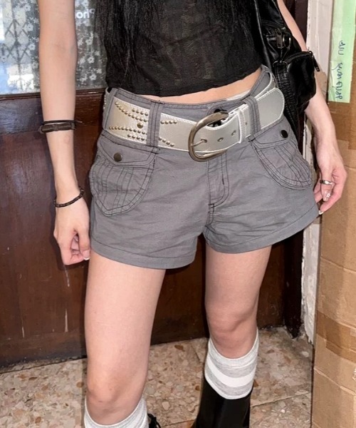 SHEENA(シーナ)の「ダブルポケットカーゴショートパンツ(その他パンツ・レディース・グレー・S/M/L)」の1枚目の写真