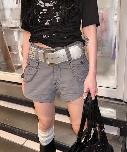 SHEENA(シーナ)の「ダブルポケットカーゴショートパンツ(その他パンツ・レディース・グレー・S/M/L)」の5枚目の写真