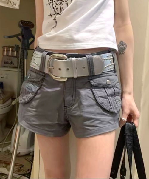 SHEENA(シーナ)の「ダブルポケットカーゴショートパンツ(その他パンツ・レディース・グレー・S/M/L)」の2枚目の写真