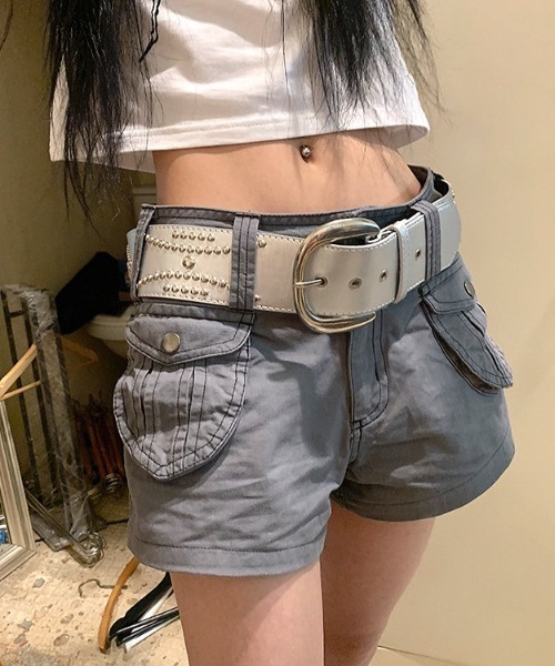 SHEENA(シーナ)の「ダブルポケットカーゴショートパンツ(その他パンツ・レディース・グレー・S/M/L)」の3枚目の写真