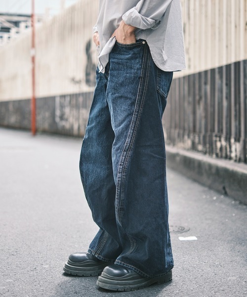 NVRFRGT(ネヴァーフォーゲット)の「3D TWISTED WIDE LEG JEANS(デニムパンツ・メンズ・インディゴブルー・1/2/3)」の3枚目の写真