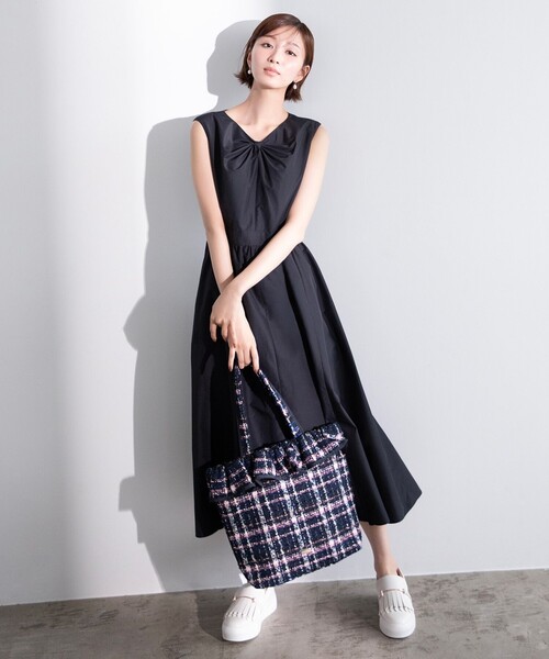 TOCCA(トッカ)の「RIBBON BOND DRESS ドレス(ワンピース・レディース・ネイビー系/ブラック系・0/4/2)」の4枚目の写真