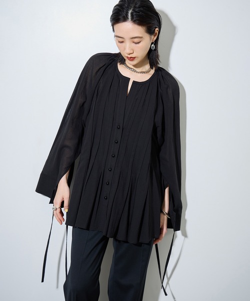 ADAM ET ROPE'(アダムエロペ)の「メニータックチュニックシャツ(シャツ/ブラウス・レディース・ホワイト/ブラック・FREE)」の2枚目の写真