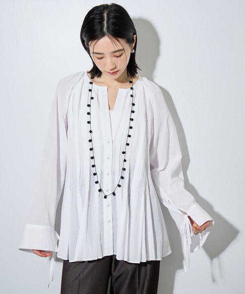 ADAM ET ROPE'(アダムエロペ)の「メニータックチュニックシャツ(シャツ/ブラウス・レディース・ホワイト/ブラック・FREE)」の7枚目の写真