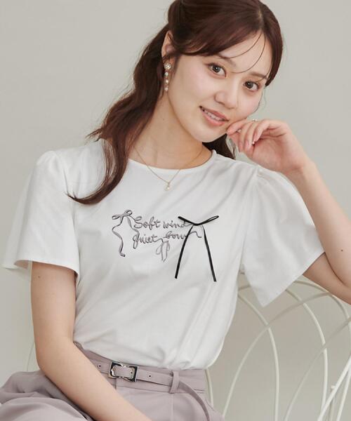 couture brooch(クチュールブローチ)の「【接触冷感・UVカット・洗える】リボン ロゴTシャツ(Tシャツ/カットソー・レディース・ワイン系1/ホワイト系3/ライトグレー系/ブラック系・42/40/38/36)」の2枚目の写真